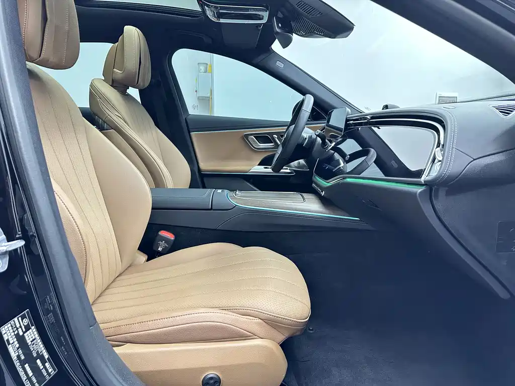 Mercedes-Benz E-Class 2025 — фото 14