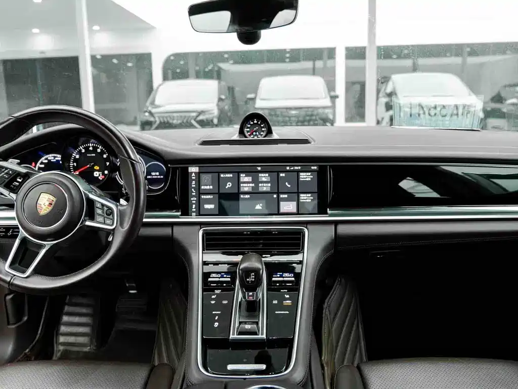 Porsche Panamera 2018 — фото 4