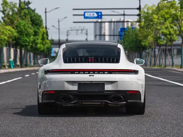 Porsche 911 2025