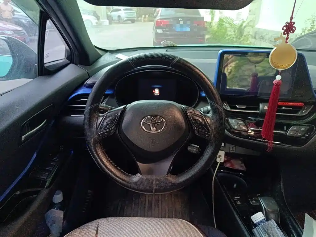 Toyota C-HR EV 2022 — фото 11