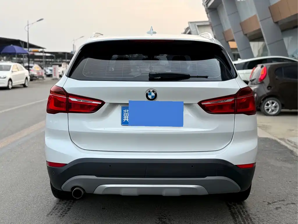 BMW X1 2017 — фото 10