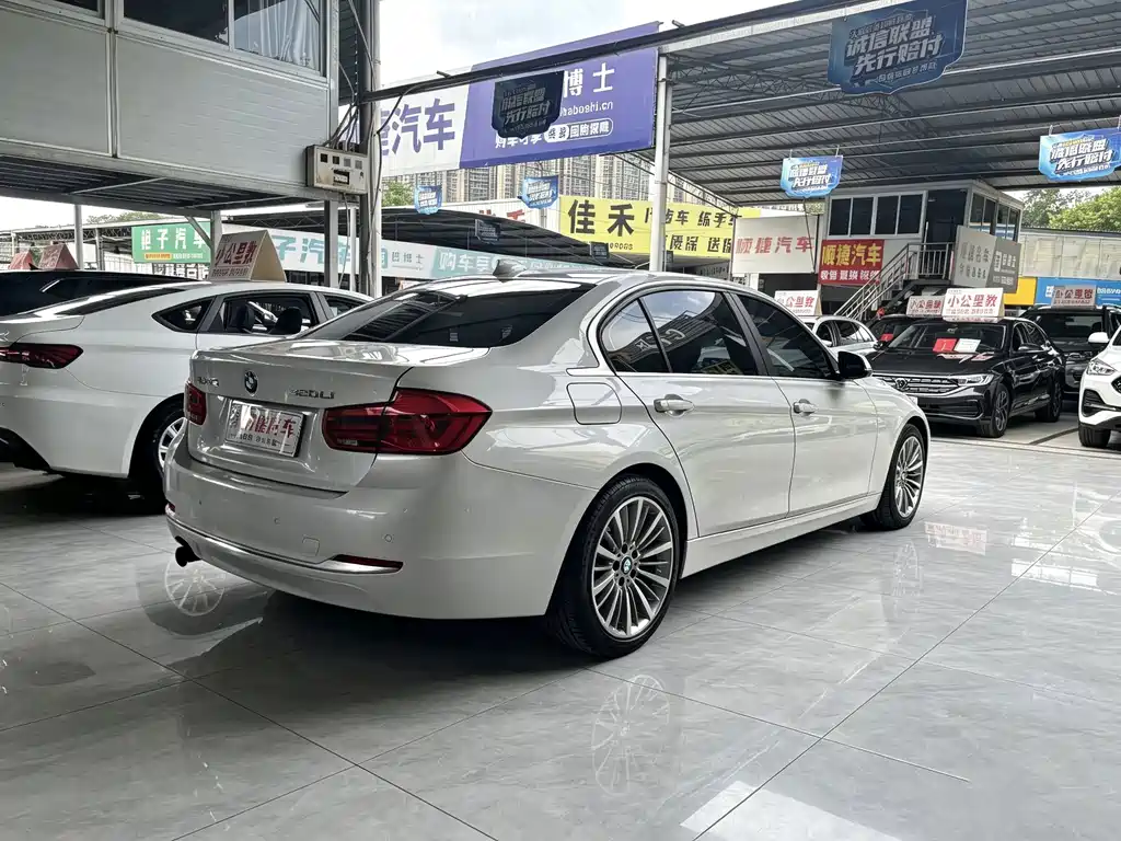 BMW 3 Series 2019 — фото 11