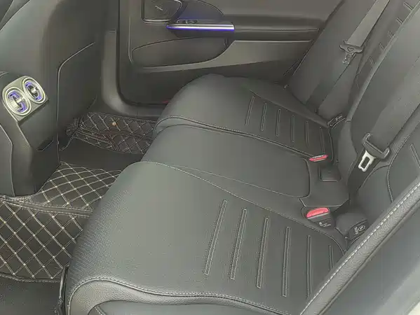 Mercedes-Benz C-Class 2025