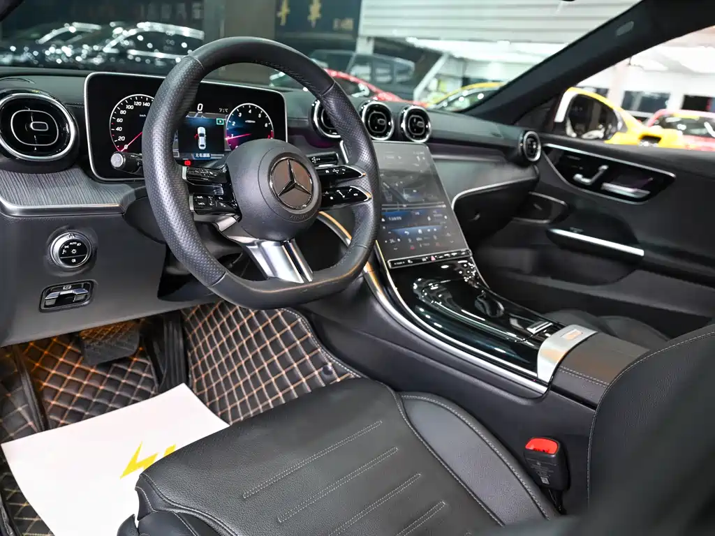 Mercedes-Benz C-Class 2023 — фото 7