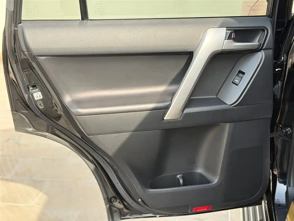Toyota Prado 2020 — фото 10
