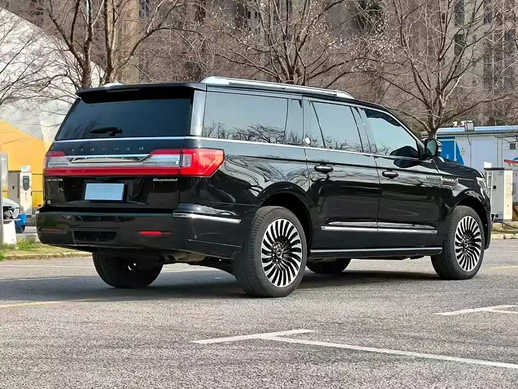 Lincoln Navigator 2021 — фото 15
