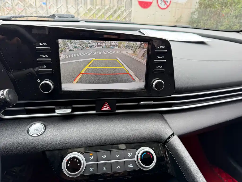 Hyundai Elantra 2023 — фото 14