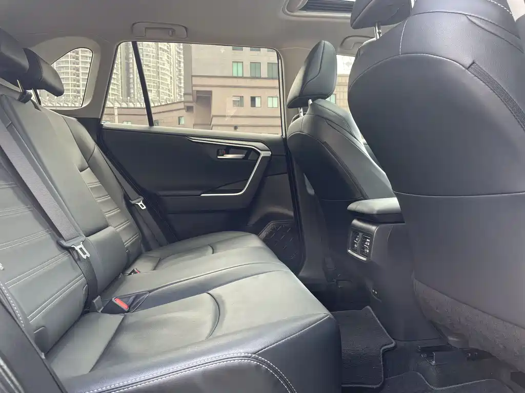 Toyota Wildlander 2023 — фото 19