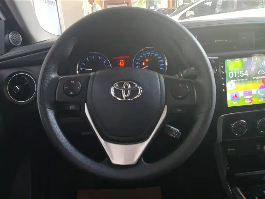 Toyota Corolla 2018 — фото 15