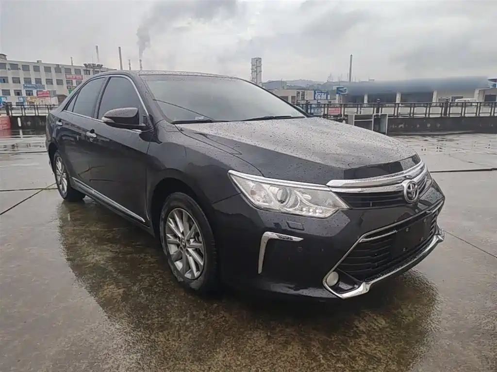 Toyota Camry 2017 — фото 4