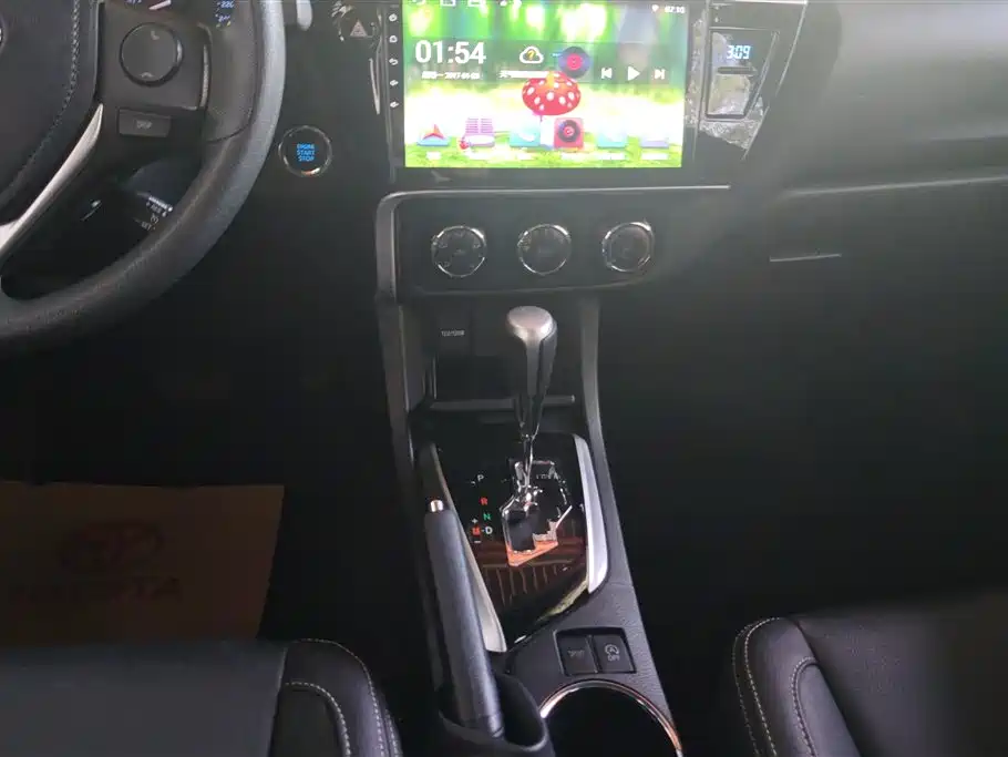 Toyota Corolla 2018 — фото 16
