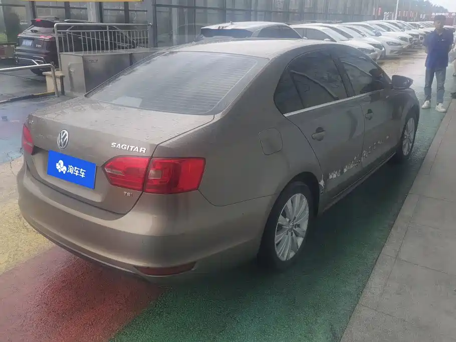 Volkswagen Sagitar 2014