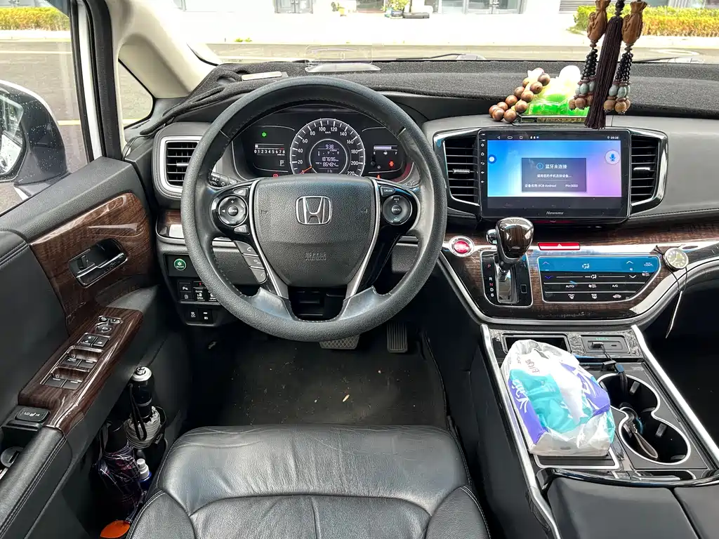 Honda Odyssey 2015 — фото 19