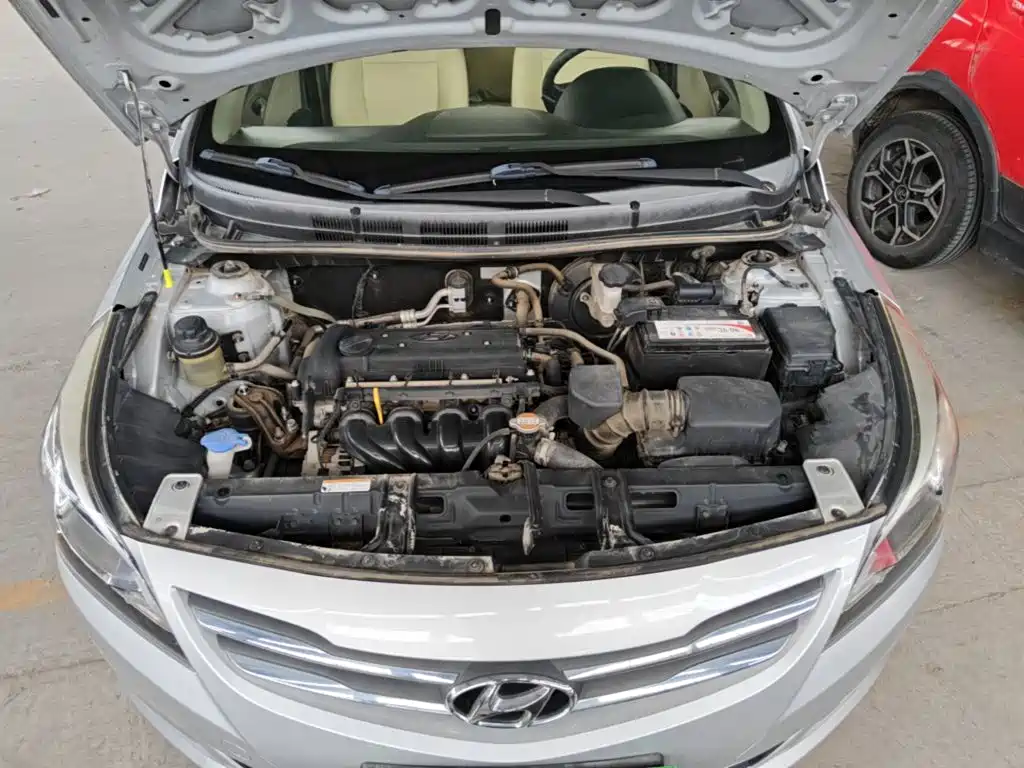 Hyundai Verna 2015 — фото 20