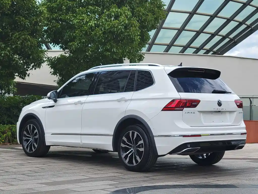 Volkswagen Tiguan L 2021 — фото 9