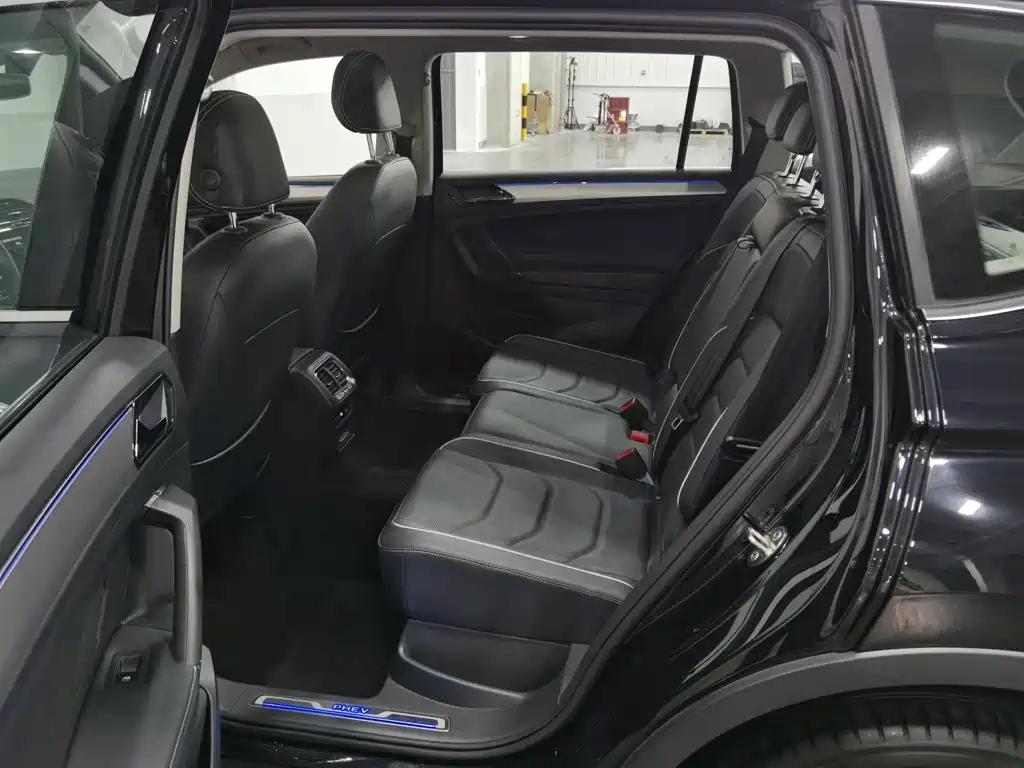 Volkswagen Tiguan L Plug-In Hybrid 2021 — фото 15