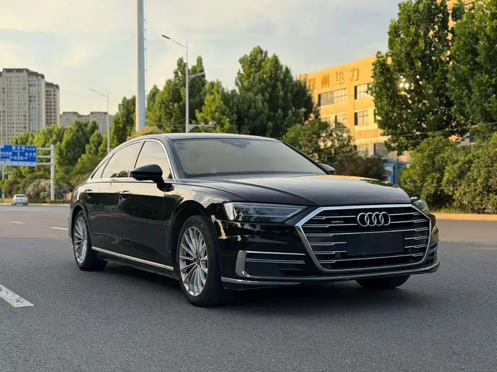 Audi A8 2018 — фото 2