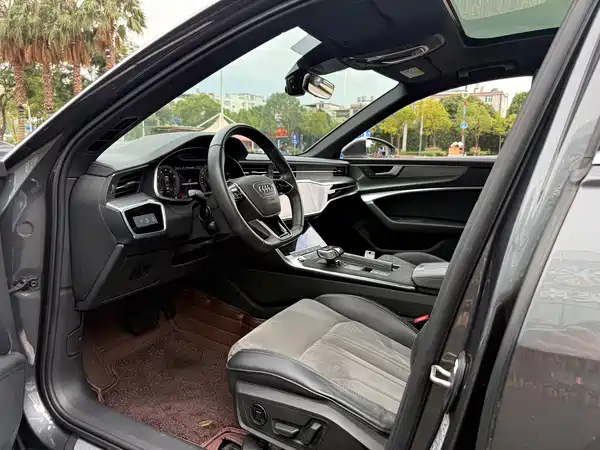 Audi A6L 2022
