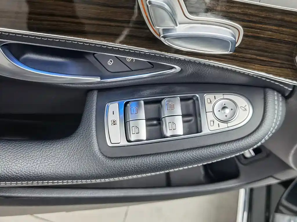 Mercedes-Benz C-Class 2017 — фото 9