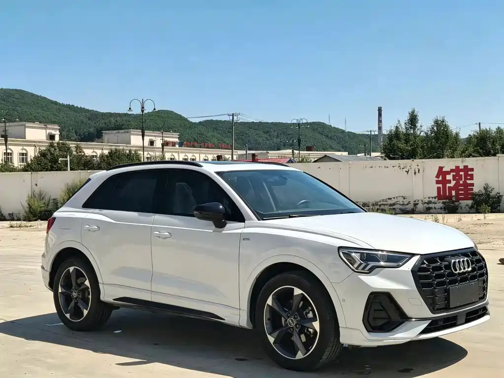 Audi Q3 2023 — фото 2