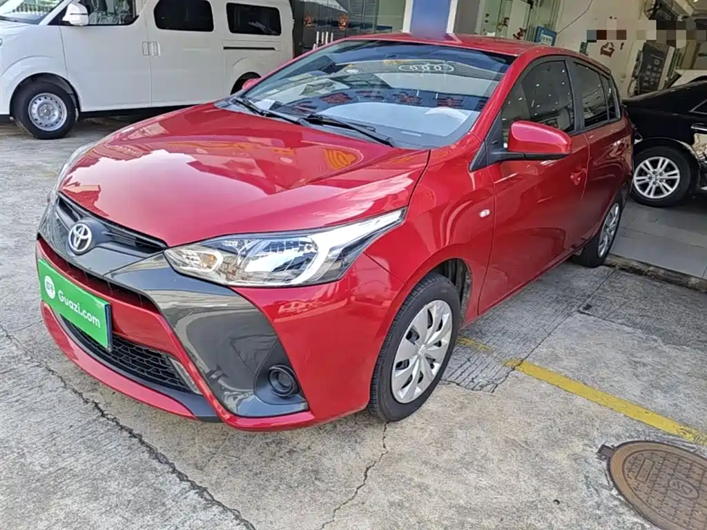 Toyota Yaris L 2022 — фото 2