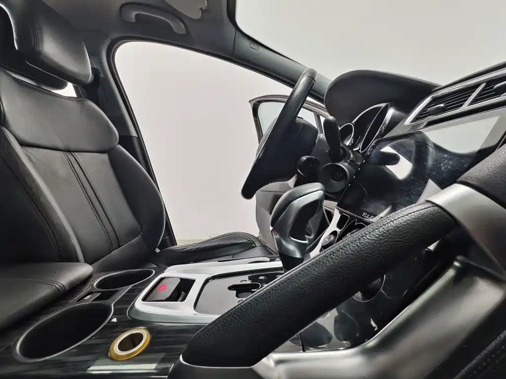 Peugeot 3008 2016 — фото 15