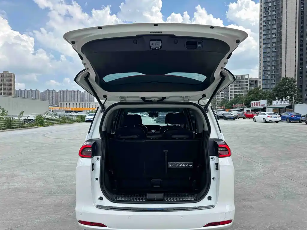 GAC Trumpchi M6 2022 — фото 21