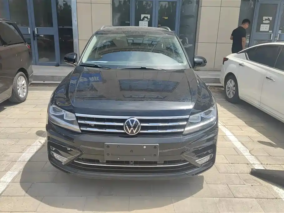 Volkswagen Tiguan L 2021 — фото 2