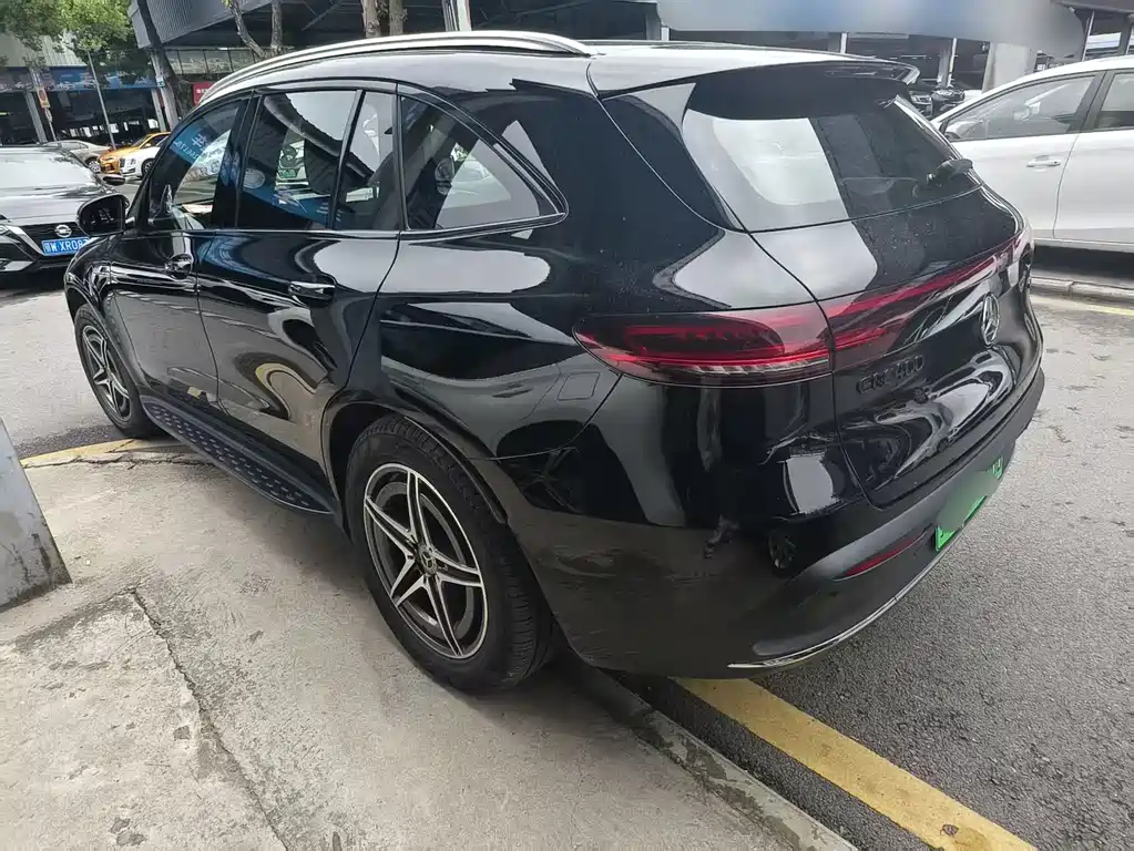 Mercedes-Benz EQC 2021 — фото 14