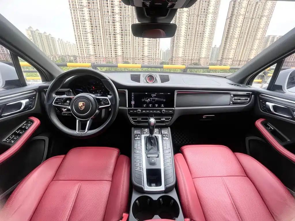 Porsche Macan 2021 — фото 17