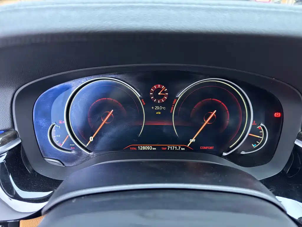 BMW 5 Series 2018 — фото 6