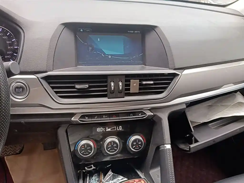 Haval H6 2017 — фото 13