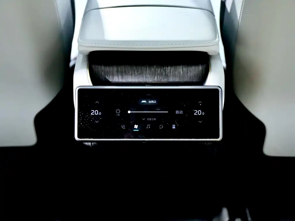 NIO ES8 2023 — фото 15