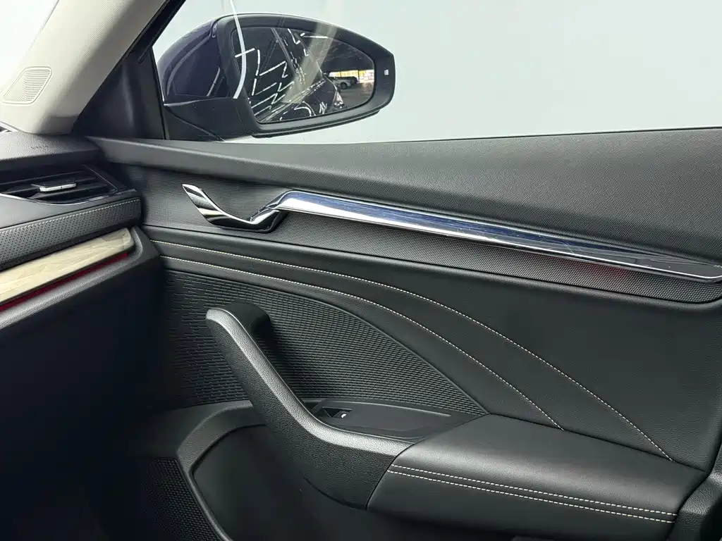 Skoda Octavia 2021 — фото 10