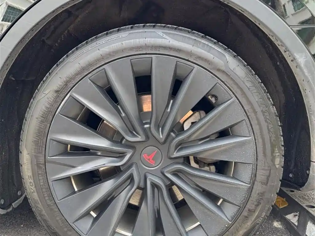 Tesla Model Y 2021 — фото 9