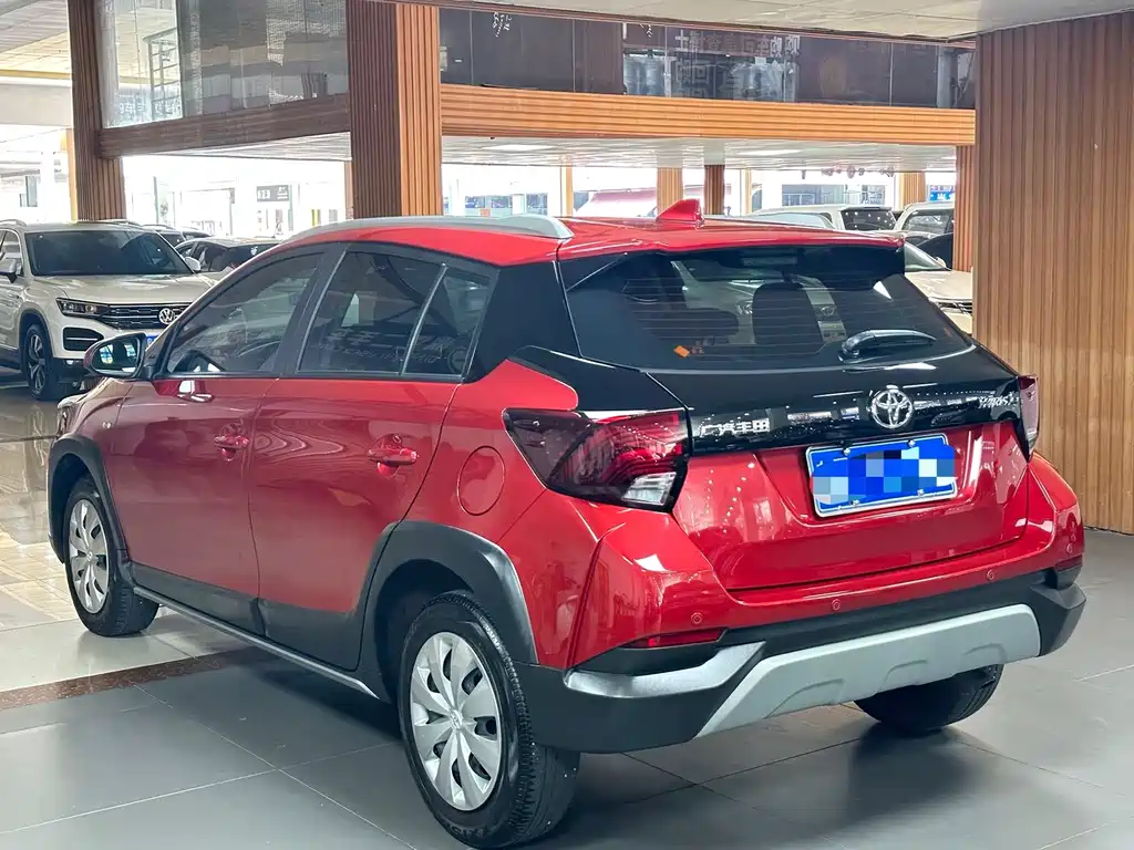 Toyota Yaris L 2021