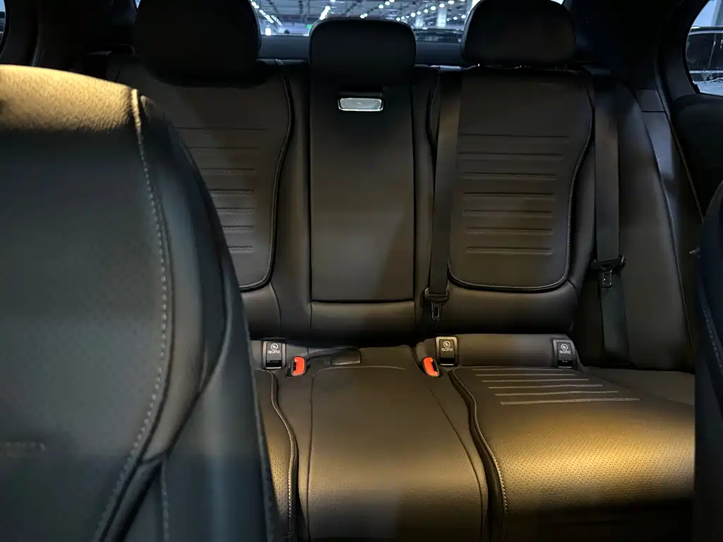 Mercedes-Benz C-Class 2022 — фото 11