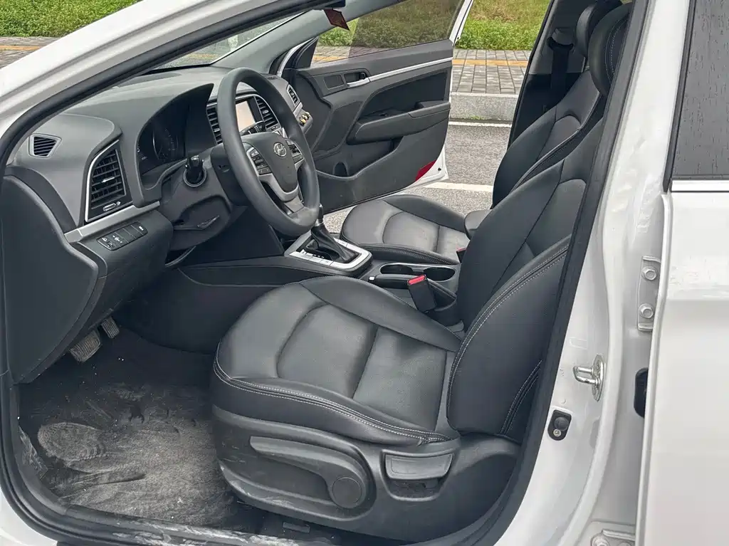 Hyundai Elantra 2019