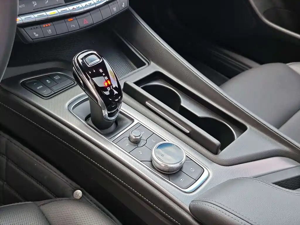 Cadillac CT5 2022 — фото 15
