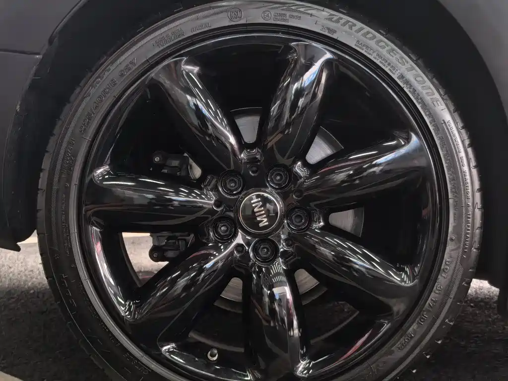 MINI Clubman 2019 — фото 13