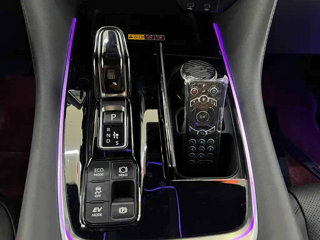 Toyota Vellfire 2024 — фото 16