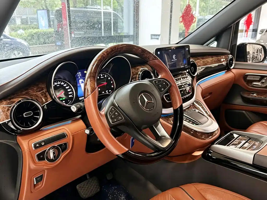Mercedes-Benz V-Class 2023