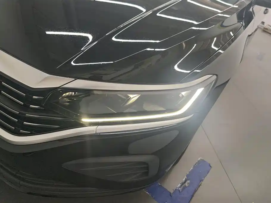 Volkswagen Passat 2025