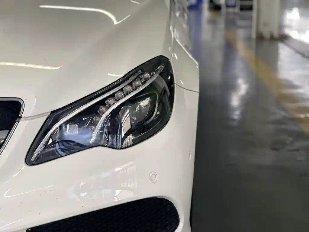 Mercedes-Benz E-Class 2015