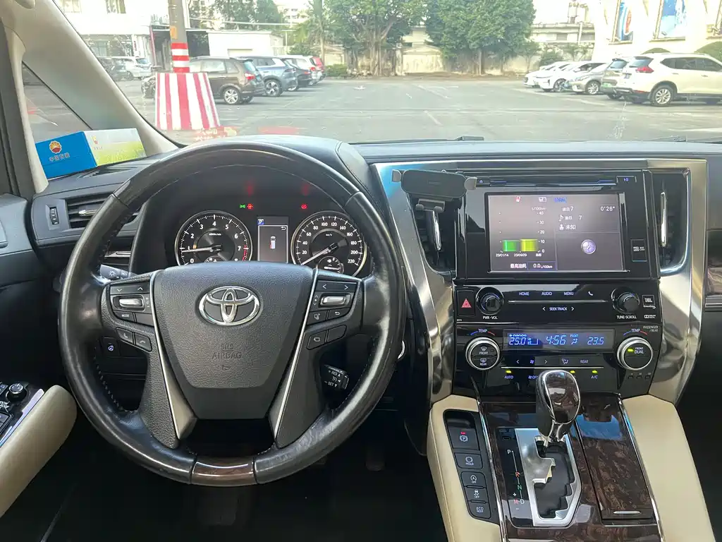 Toyota Alphard 2019 — фото 10