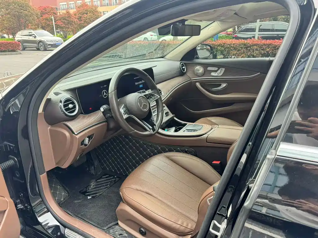 Mercedes-Benz E-Class 2022