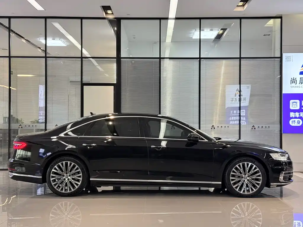Audi A8 2020 — фото 18