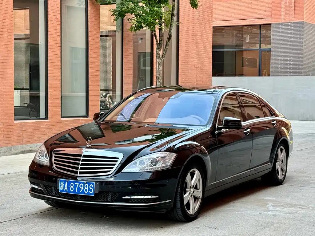Mercedes-Benz S-Class 2010 — фото 1