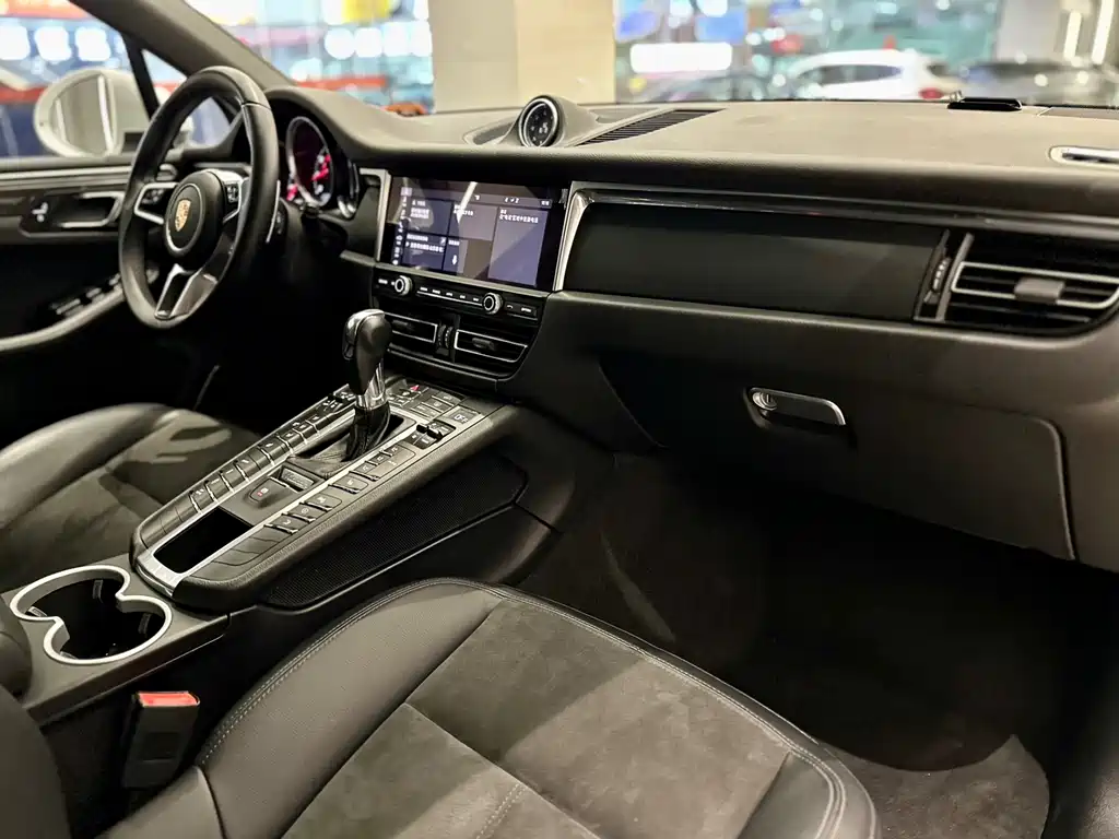 Porsche Macan 2019 — фото 4