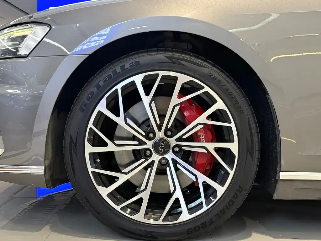 Audi A8 2018 — фото 17